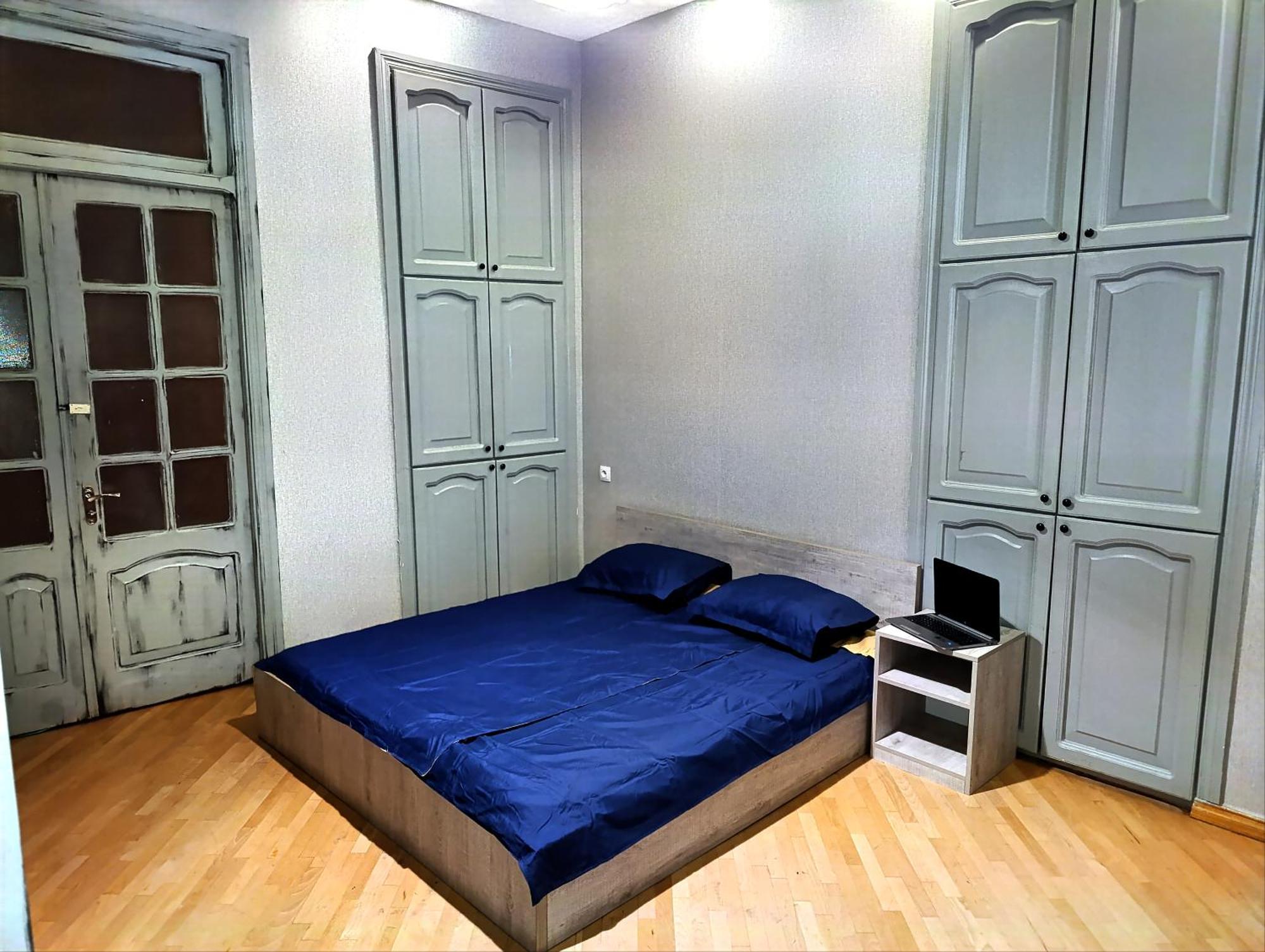J Square Hostel Тбілісі Екстер'єр фото