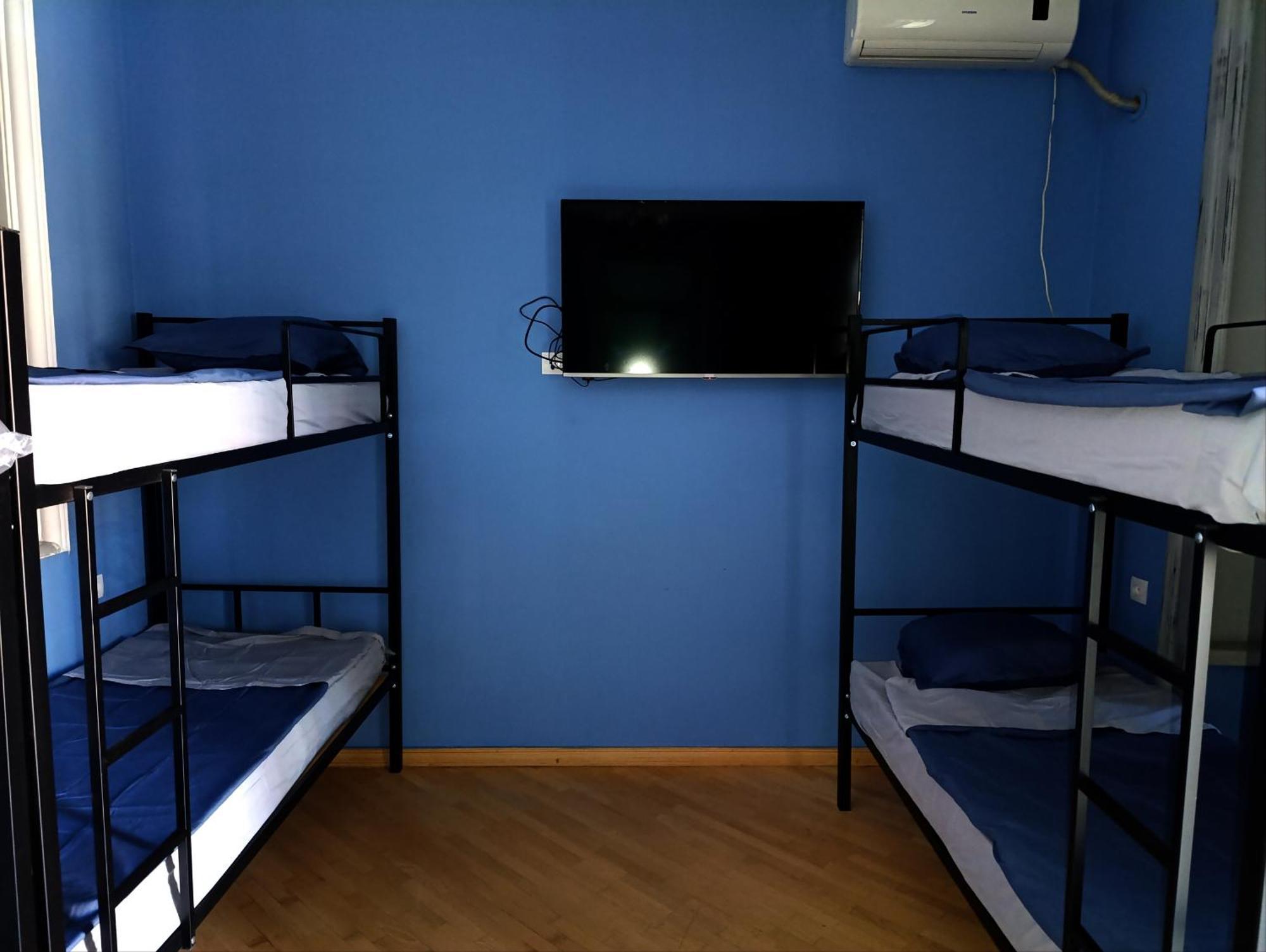 J Square Hostel Тбілісі Екстер'єр фото