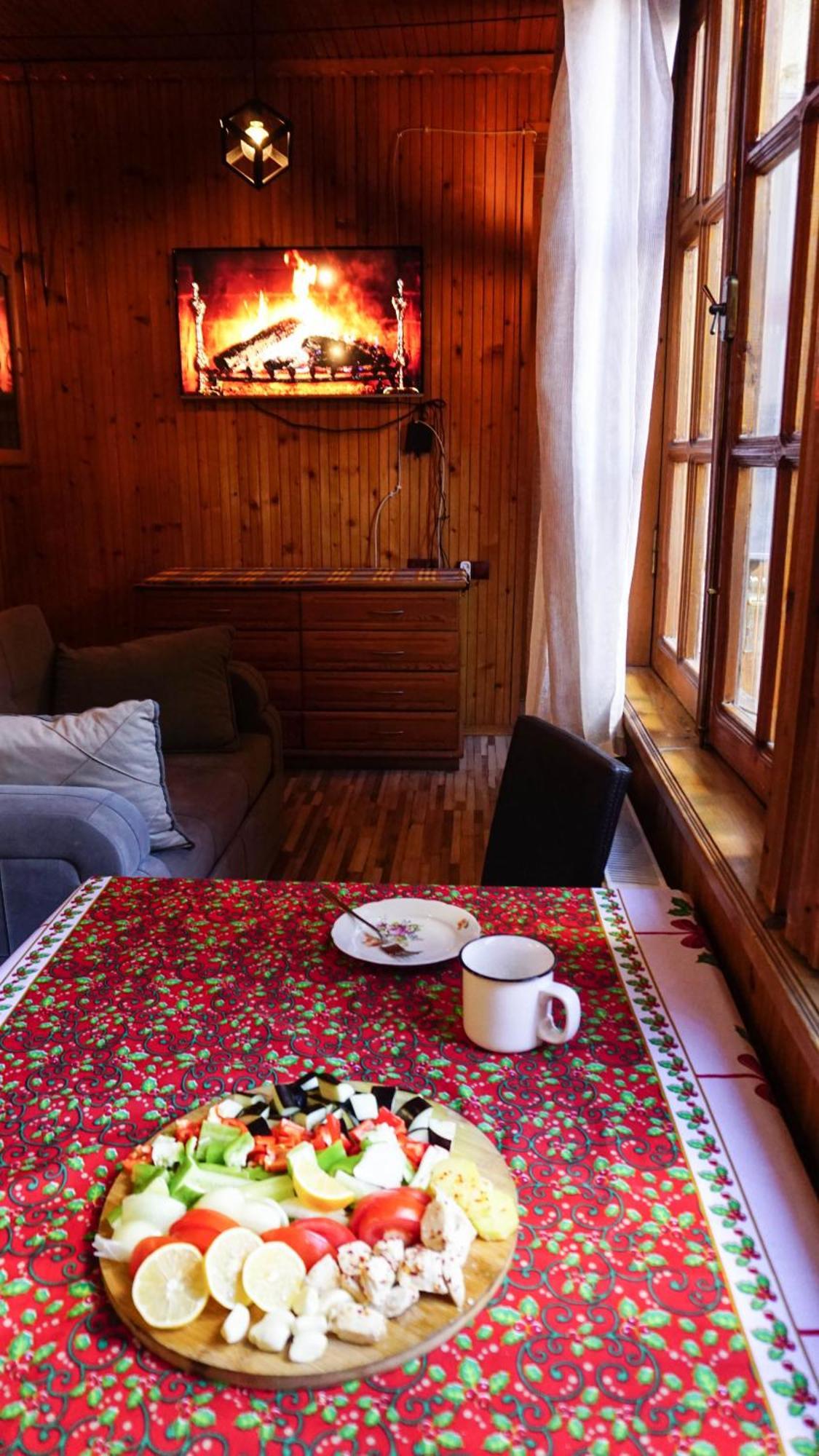 J Square Hostel Тбілісі Екстер'єр фото