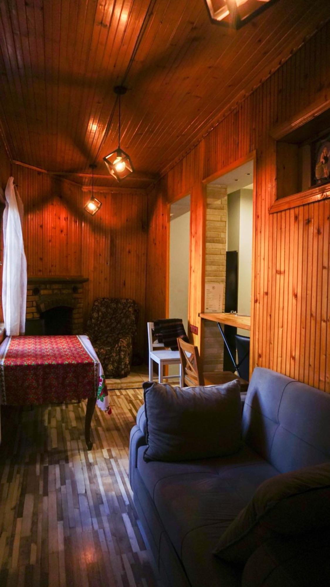 J Square Hostel Тбілісі Екстер'єр фото